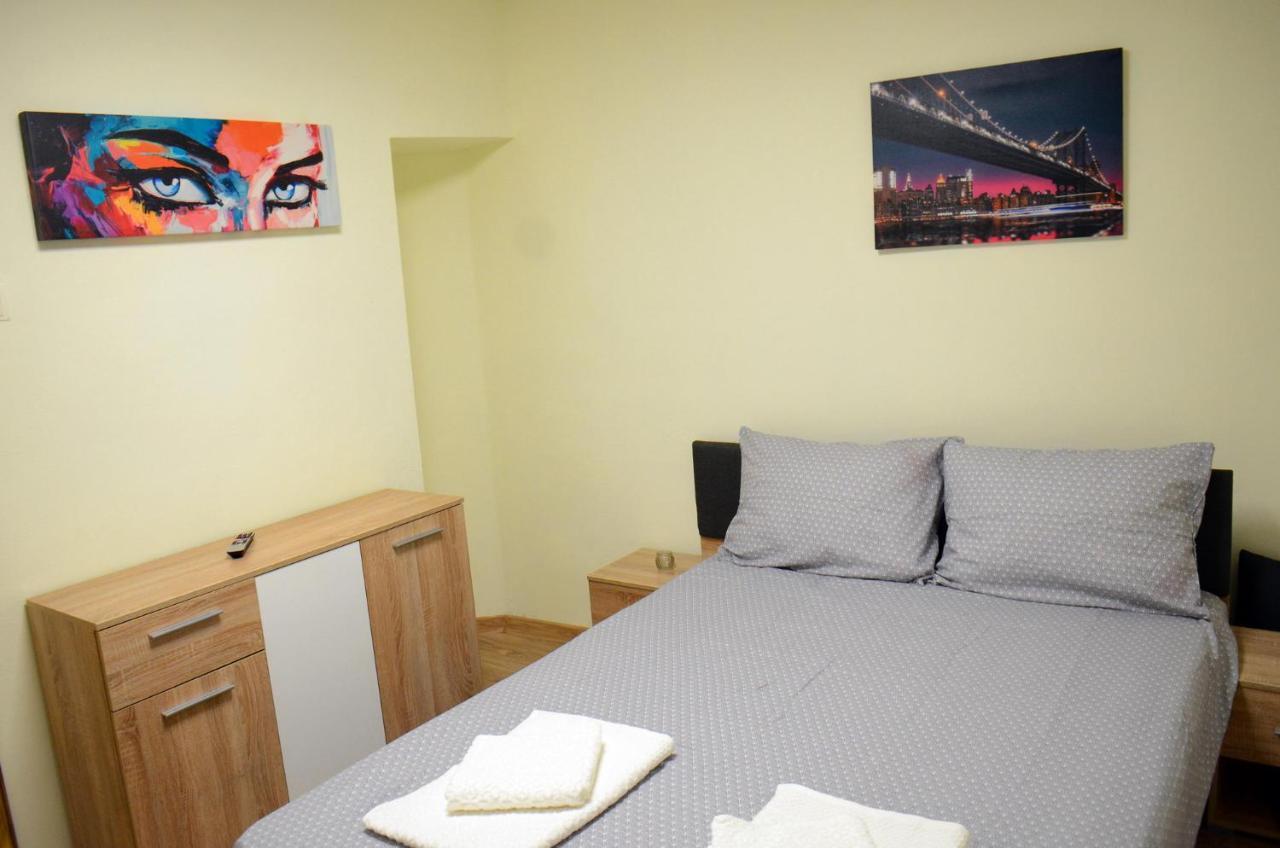 Private Apartment In The City Centre. Oradea Exterior foto